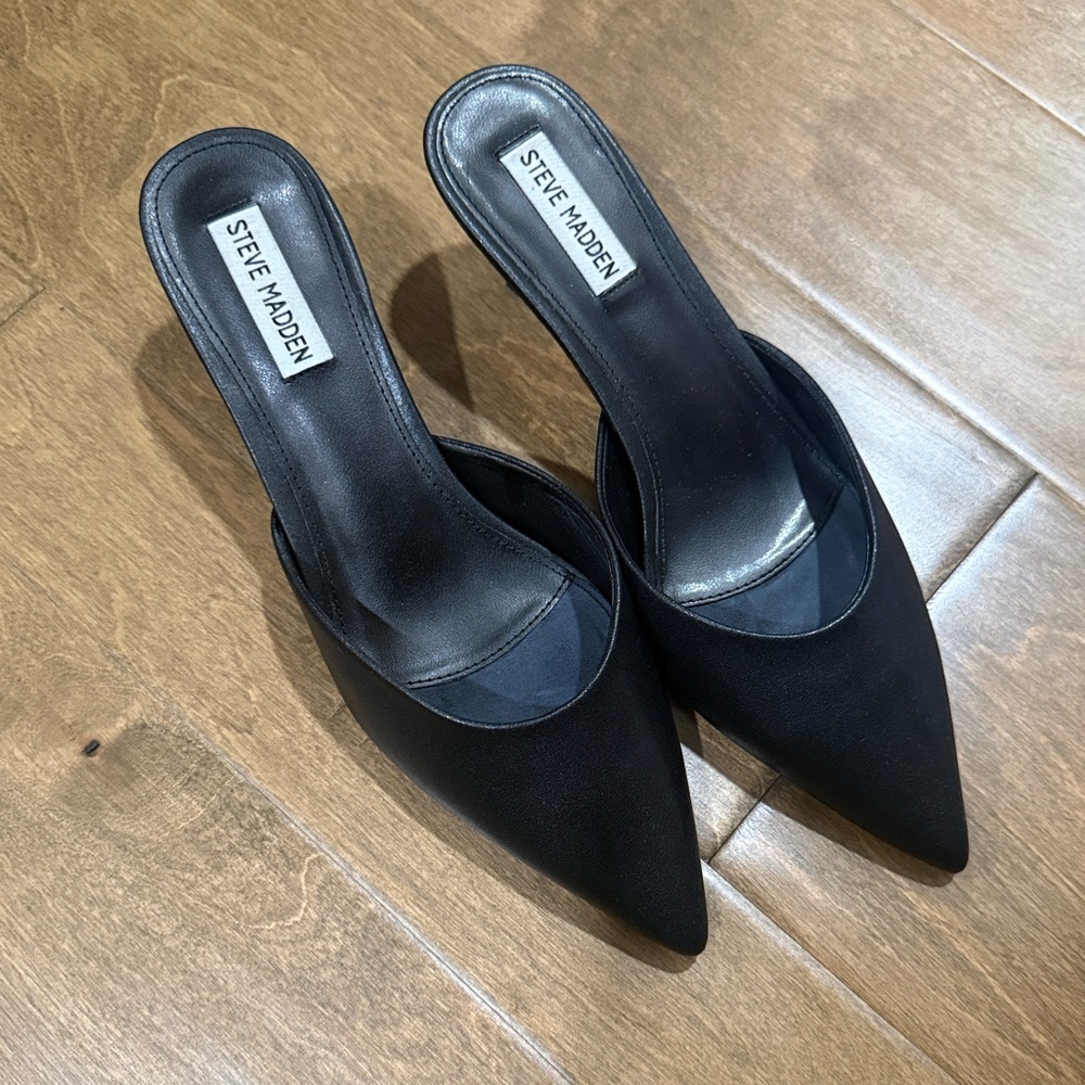 Steve Madden Black Pointed Mules, Kitten Heel Size 10